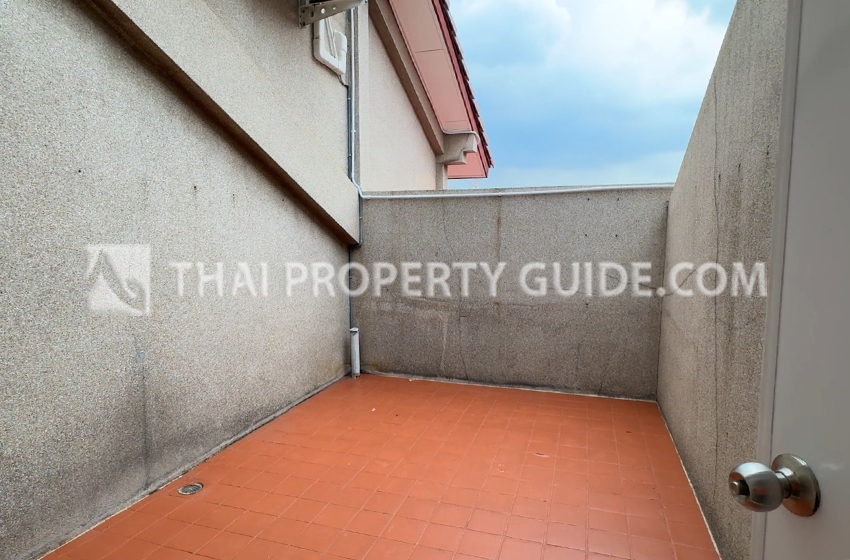 House in Phaholyothin 